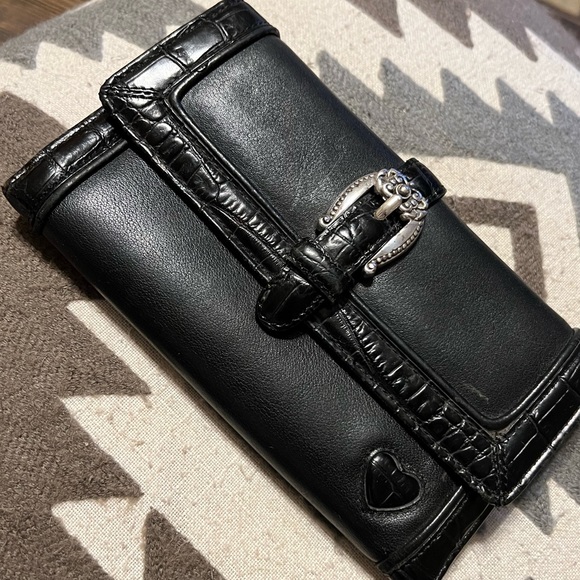 Retro Brighton Large Black Leather Crossbody purse Wallet Buckle Heart Details. - Picture 4 of 16